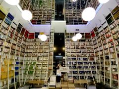 -钟书阁(松江泰晤士小镇店)