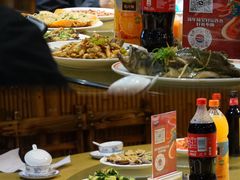 -三亚火车头万人海鲜广场