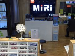 -MiRi眼镜连锁·蔡司·尼康控优点合作店(莘庄店)