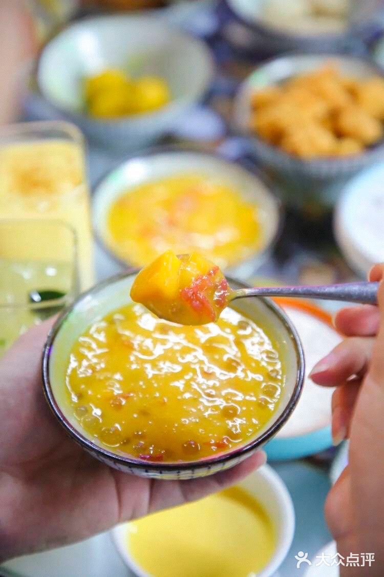 这家甜品自助也太爱了吧[调皮]饭量小的话别来[调皮]