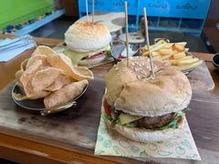 鲜香蘑菇牛肉汉堡-魏斯理汉堡(西安沣东吾悦店)