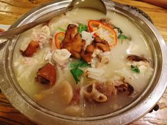 阿家村酸汤猪脚-遇见阿家村云南菜(魏公村店)