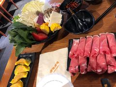 -呷哺呷哺(普陀乐购真北店)