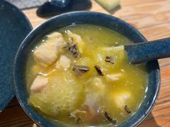 -湊湊火锅·茶憩(南京东路悦荟店)