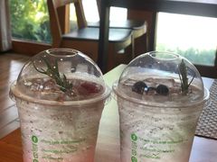 -Chom Cafe and Restaurant