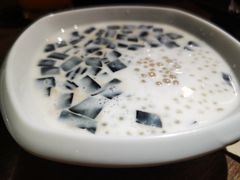 椰汁西米露龟苓膏-辛香汇(飞洲店)