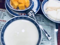 -赵记传承特色牛奶甜品(泉城广场店)