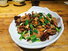 宣威小炒肉-老滇山寨•云南特色菜•地方菜•民族风情歌舞表演(金碧店)