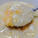 秋季的早餐，来一份润肠暖胃的～燕麦鸡蛋粥