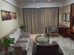 -济南南辛庄地铁站银座佳悦酒店