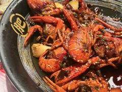 -肥肥虾庄·金牌油焖大虾(汉街SKP店)