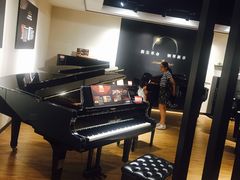 -柏斯音乐艺术中心·钢琴·吉他(上音店)