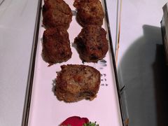 -刘姐啤酒鱼民族演艺餐厅(西街总店)