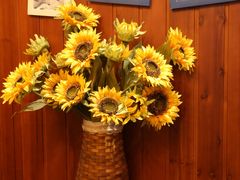 -月亮眼花园餐厅书吧酒吧