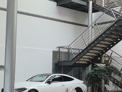-成都中升之星奔驰4S店
