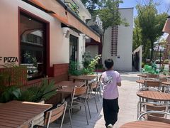 -必胜客(上海华谊新所店)