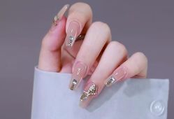 -雪奈传统美甲美睫