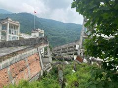 -四川汶川特大地震漩口中学遗址