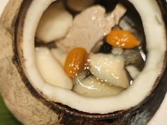 原只椰炖乌鸡汤-汤城小厨•粤菜•靓汤(西直门凯德MALL店)