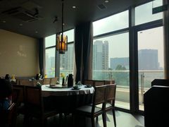 靠窗位-遇见湘·地道湖南菜(云门店)