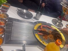 -山野的朋友露营炭火烤肉