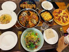 经典萨拉米比萨-LUCCA卢卡西班牙海鲜饭(远洋广场店)