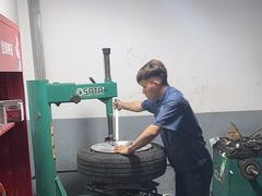 -李师傅修车保养维修连锁(金盏店)