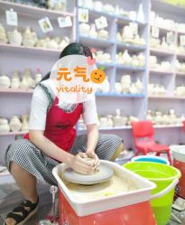 -泥娃娃DIY陶吧(易生活购物公园店)