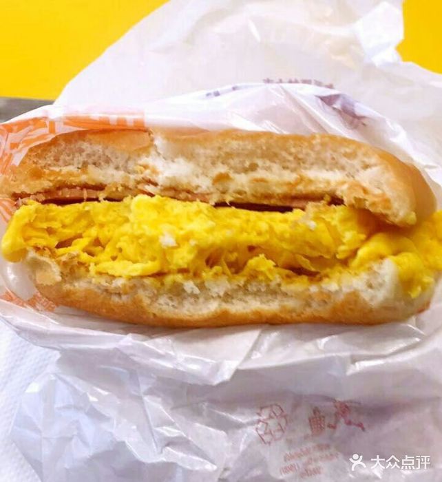 麦当劳(石沙路店)培根炒双蛋堡图片 - 第1张