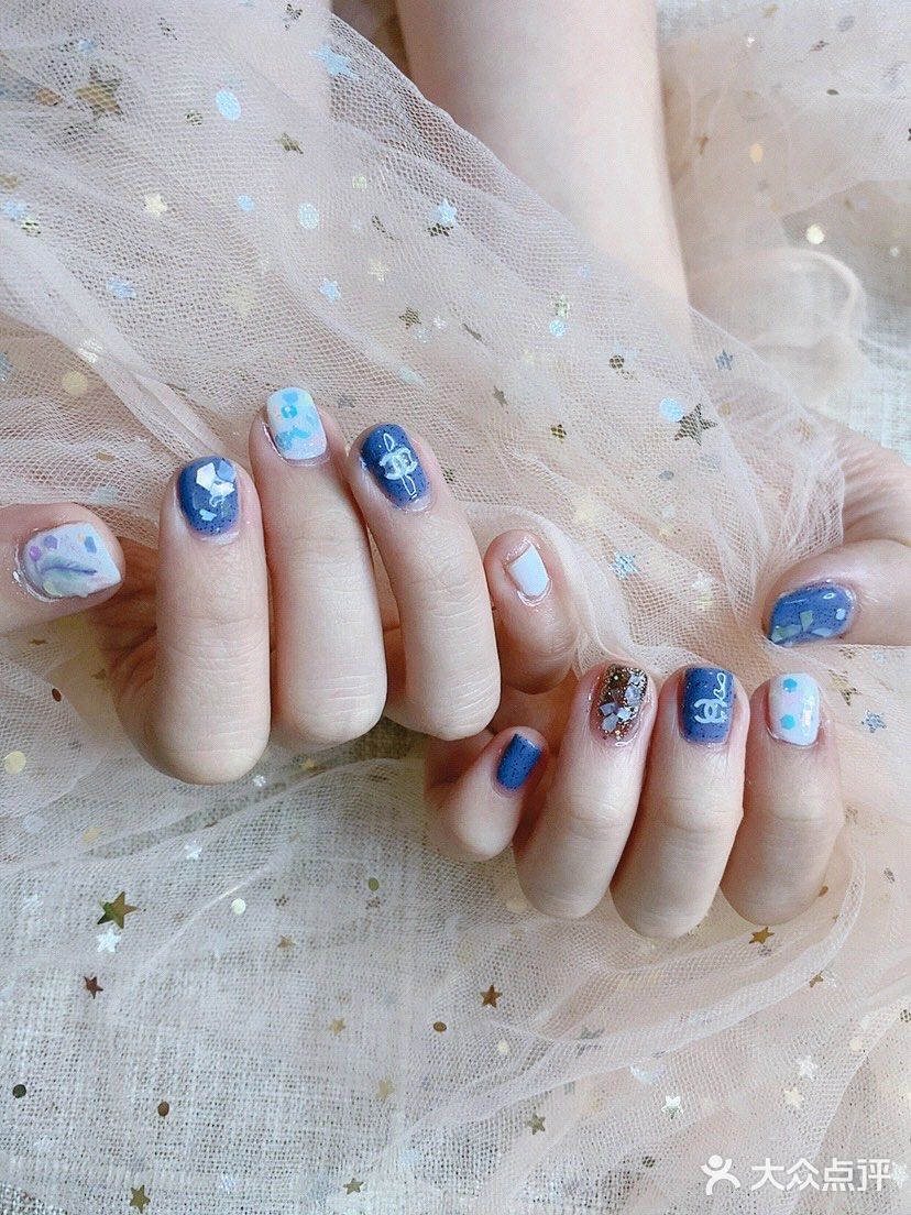 美甲颜色 流行美甲颜色 秋冬美甲