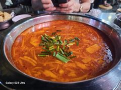 -黄利砖万峰林布依特色酸笋牛肉馆