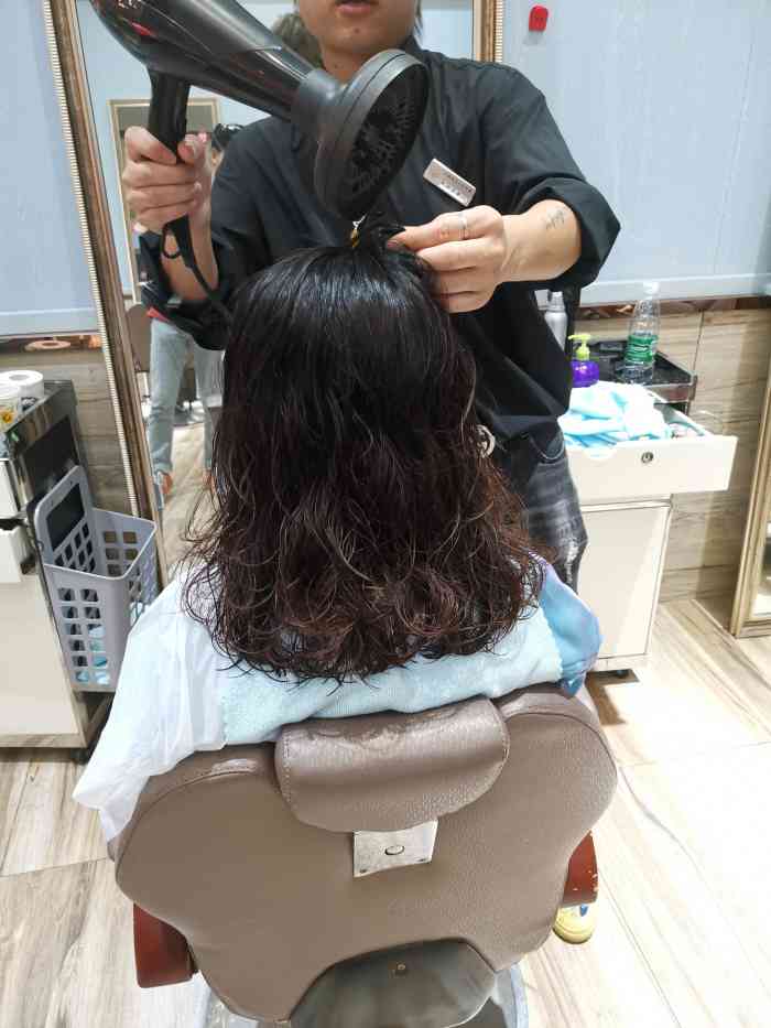 personal tailor天鹰美发(五里牌旗舰店)