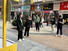 -咻啵翔翔零食基地(万达广场店)