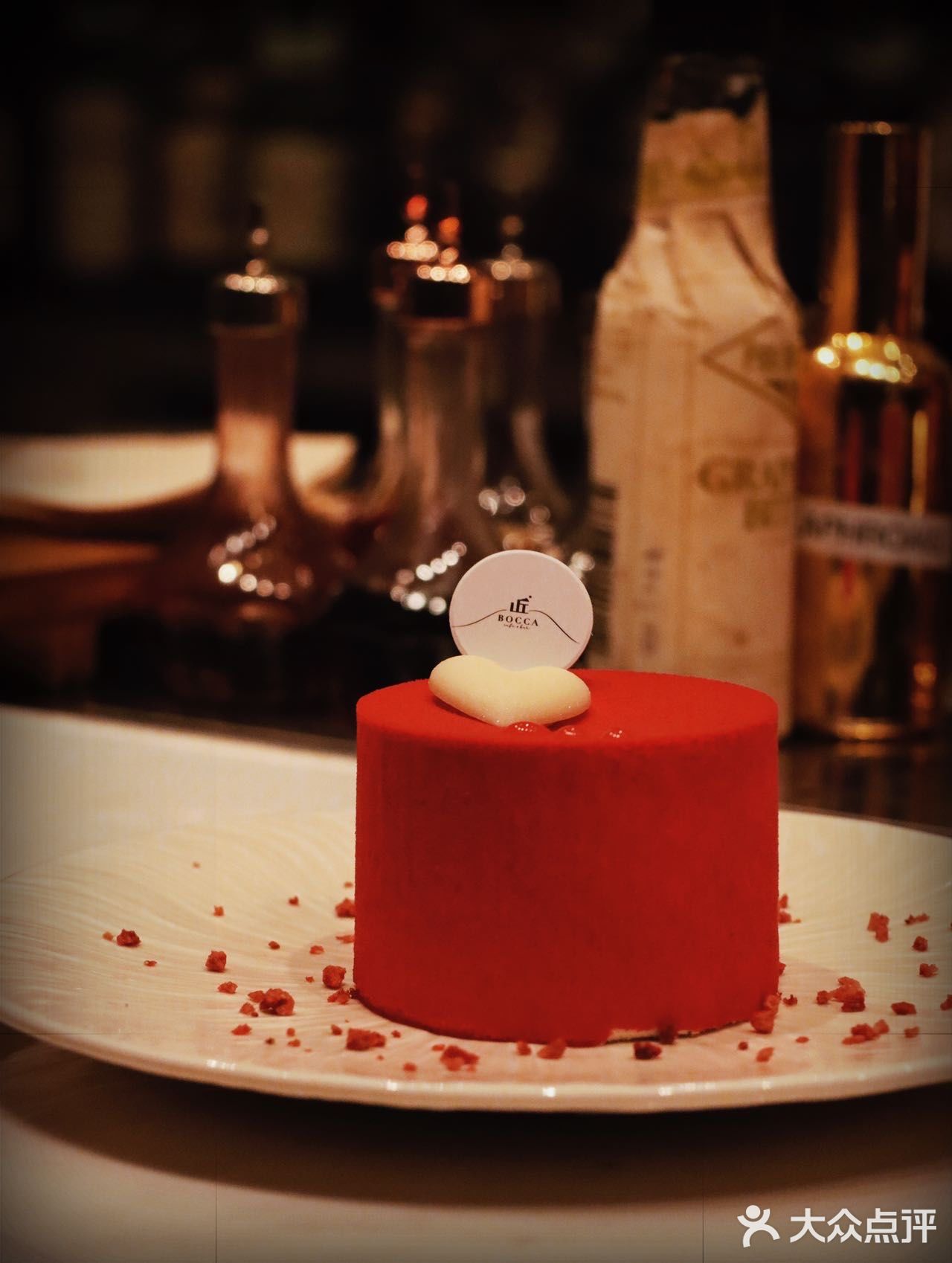 映入眼帘的竟然是梦幻Bar，每日18点营业，周二