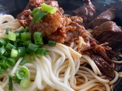 葱油拌面加红烧牛肉-上海为民商行清真饭店(南大路店)