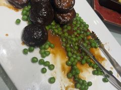 -海派美食·家宴海鲜青岛菜·石锅鲽鱼头(东方城店)