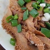 面很劲道，汤头馥郁，筋膜炖到半透明