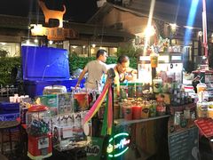 -席娜卡琳火车铁道夜市