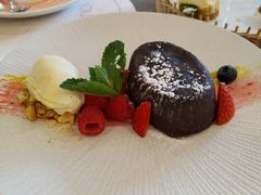 巧克力熔岩蛋糕配香草冰淇淋-HUATA 'Holiday Plan 花榻