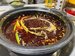 特色红锅-钢管厂歆瑞源油卤串串香(春熙路太古里店)