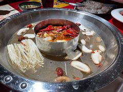 菌汤鸳鸯锅-谭鸭血老火锅(万象九宜城店)