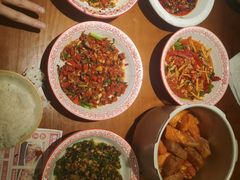 -蛮佬拾·乡里土菜馆(河西王府井店)