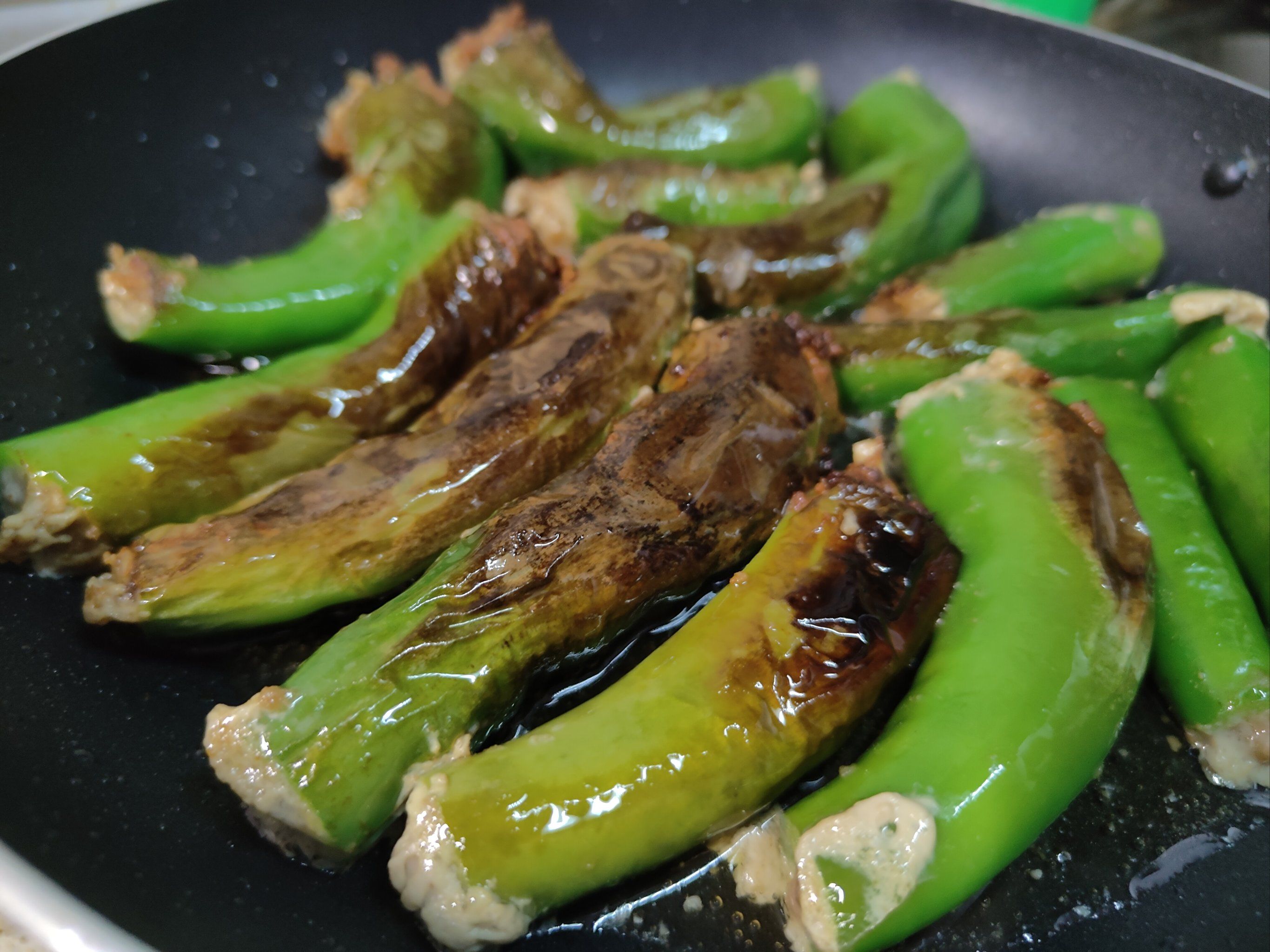 青椒酿肉,不知道过火没有?