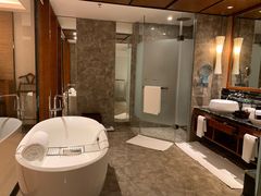 -三亚湾海居铂尔曼度假酒店