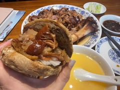 -老天桥酱肉烧饼夹肘子(天桥店)