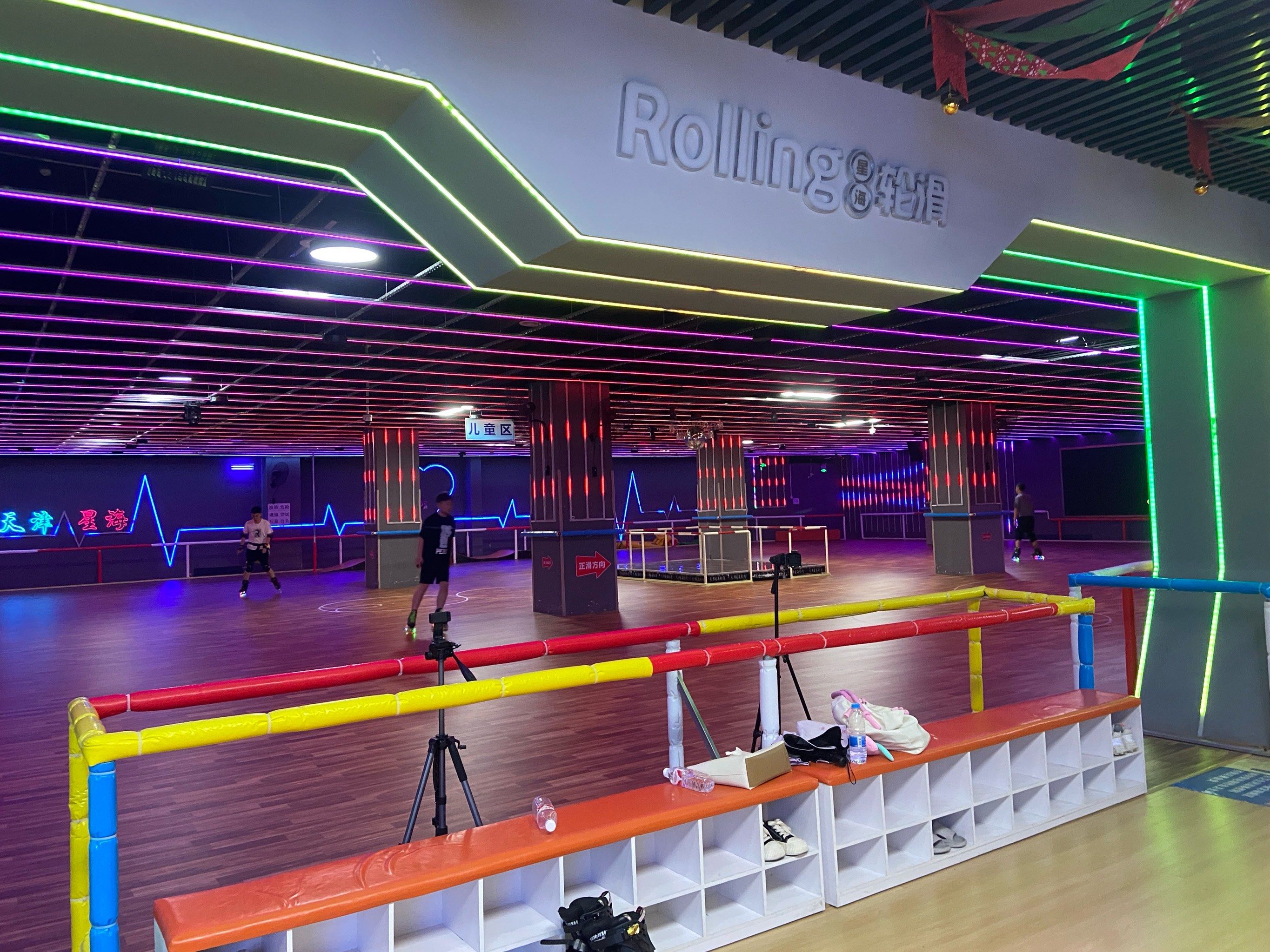 充满青春气息的轮滑体验