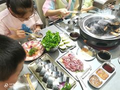 -围炉肉舍•炭烤活鳗•丹东海鲜烤肉(步行街店)