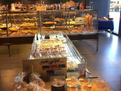 面包甜点陈列柜-巴黎贝甜(五月花广场店)