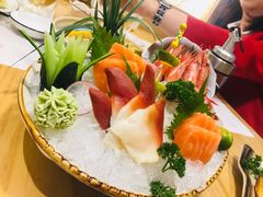 三文鱼刺身-小句号·精致料理(江南环球港店)