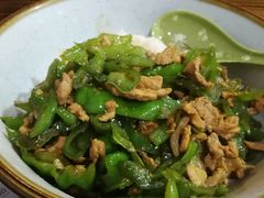 农家小炒肉盖码饭-裕新楼粉面馆·石磨手工粉(四方坪店)
